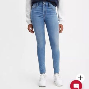 Levis High Rise Supper Skinny 27 light wash